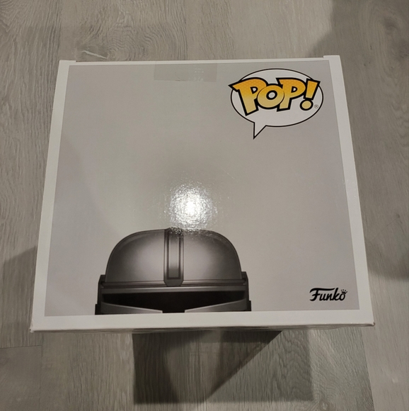 Funko POP! Star Wars: The Mandalorian with The Child - Picture 3 of 5